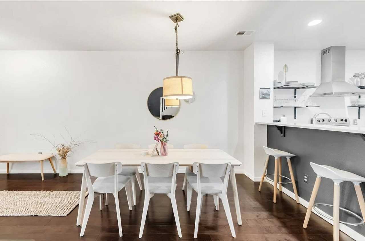 571 S Mobile Pl - Photo 7 of 22