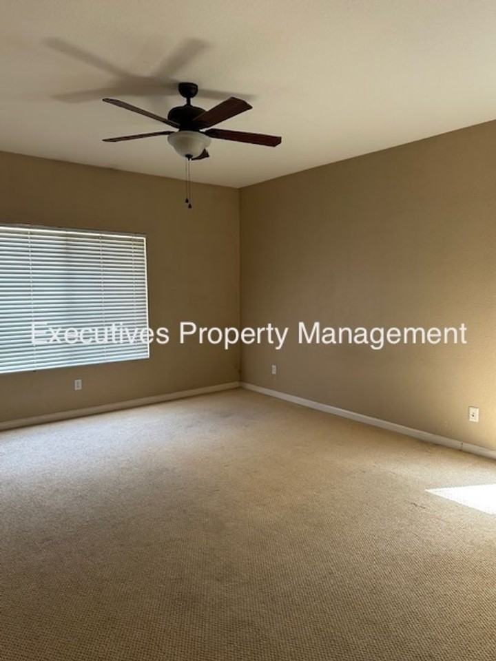 3564 Santiago Ave - Photo 5 of 13