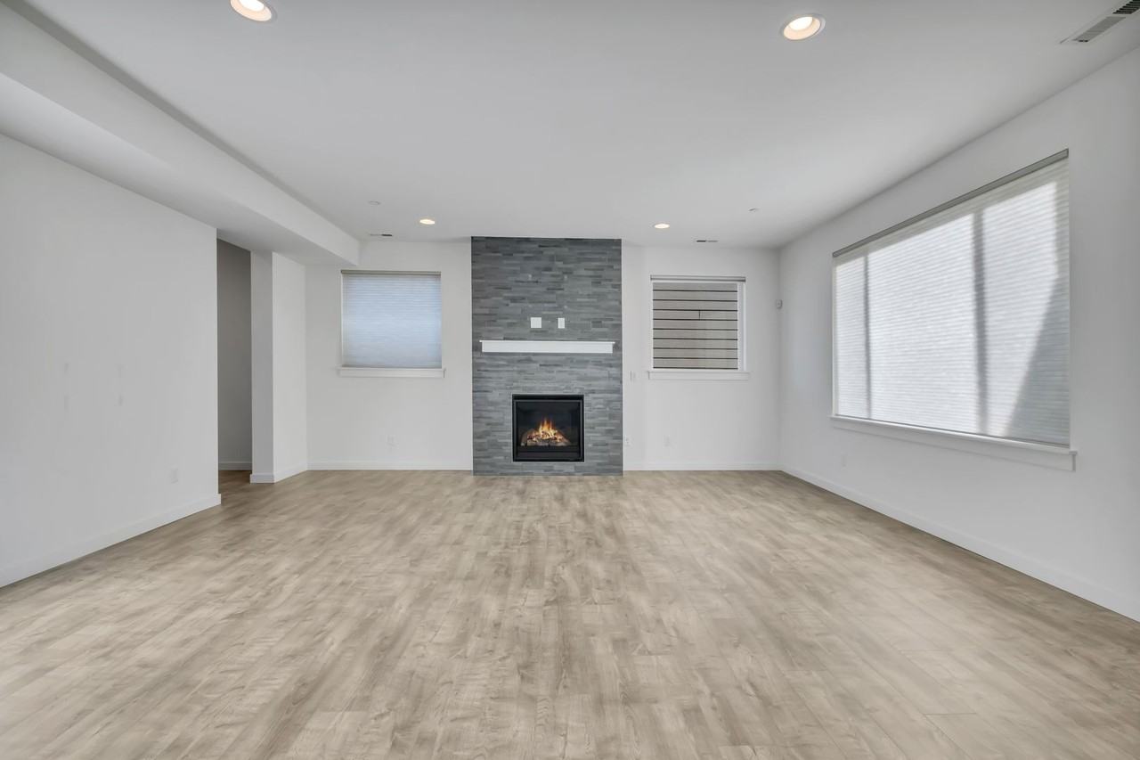 7872 198th Avenue Pl E - Photo 7 of 30