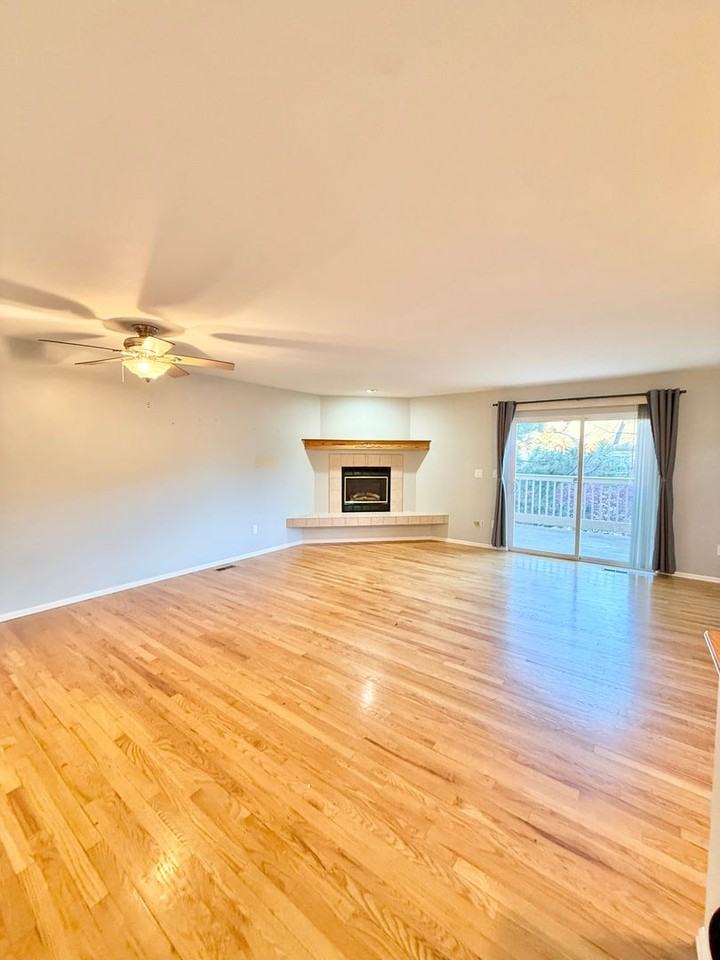 2410 Hamlet Ln - Photo 6 of 24