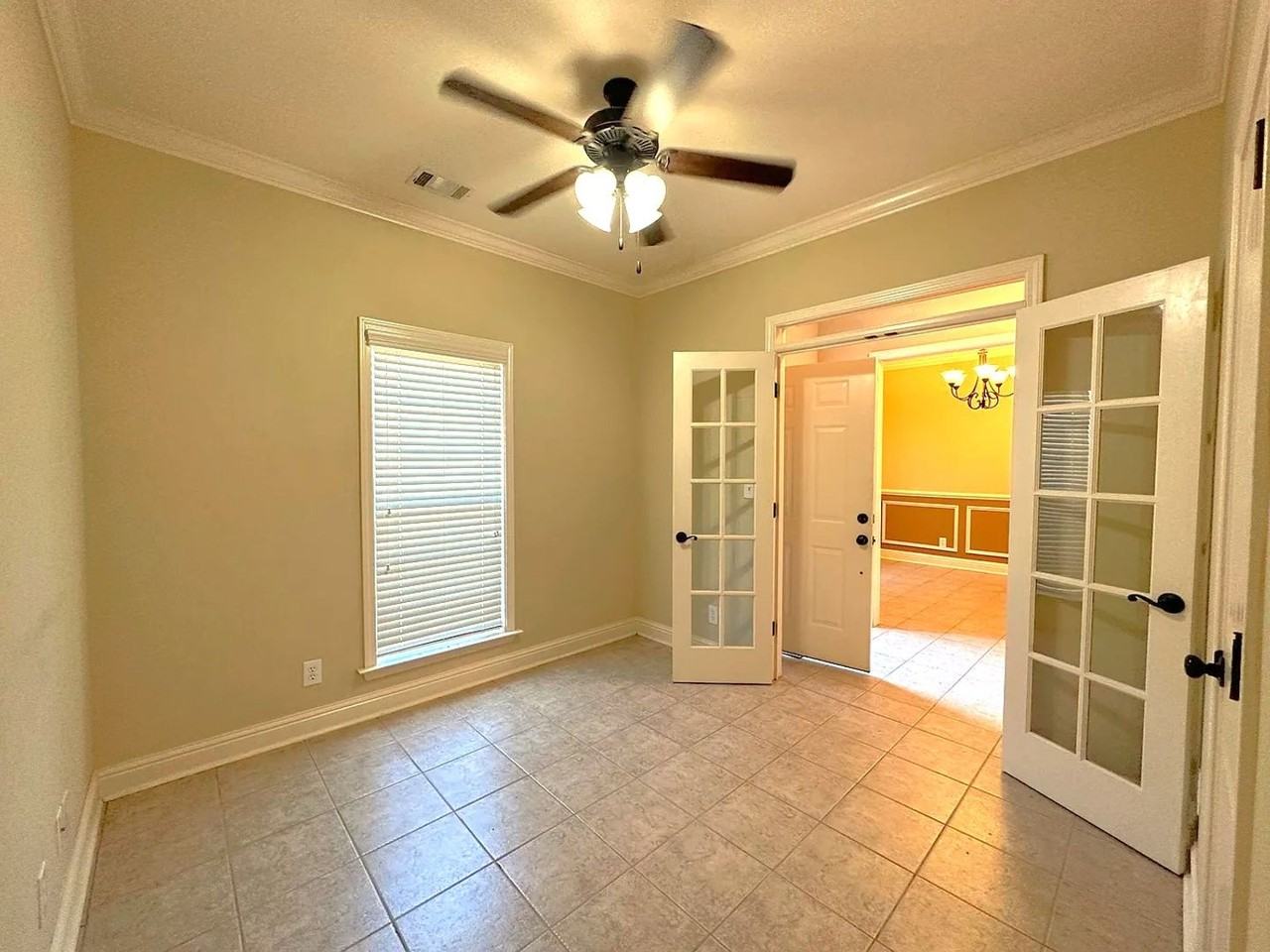 168 Woodhaven Ln - Photo 4 of 20