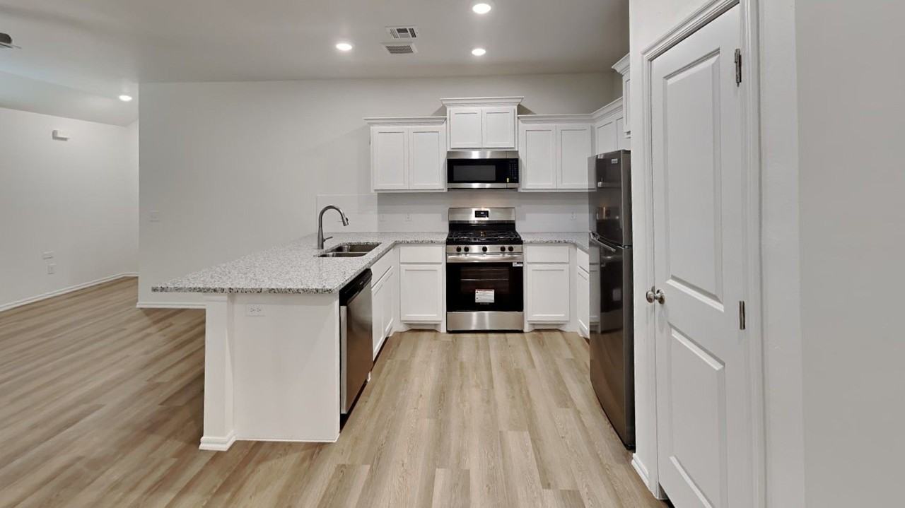 11420 N University Ave - Photo 6 of 16