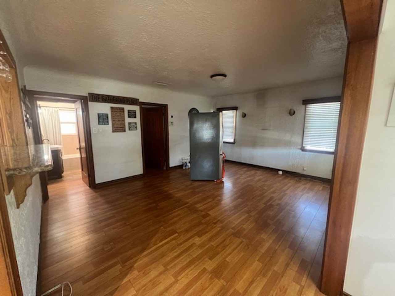 6119 Brayton Ave - Photo 4 of 34