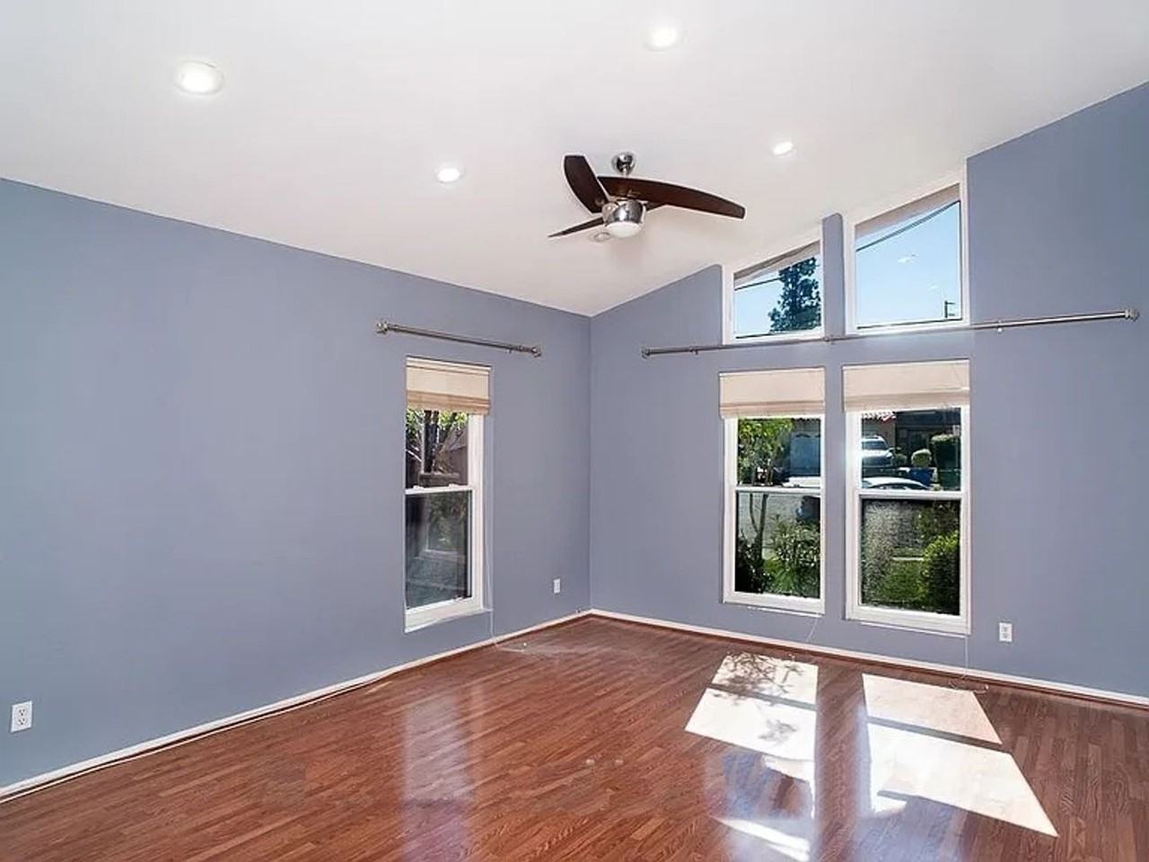 23119 Valerio St - Photo 5 of 24