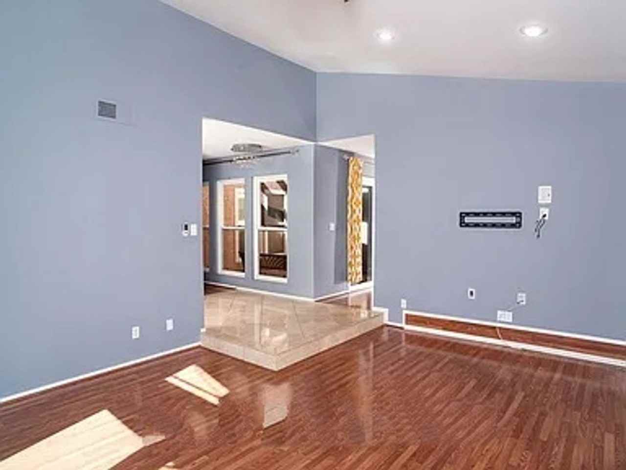 23119 Valerio St - Photo 6 of 24