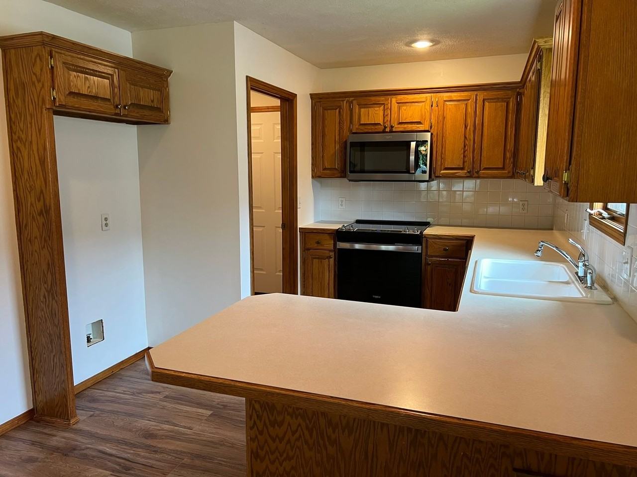 3135 S Newton Ave - Photo 6 of 16