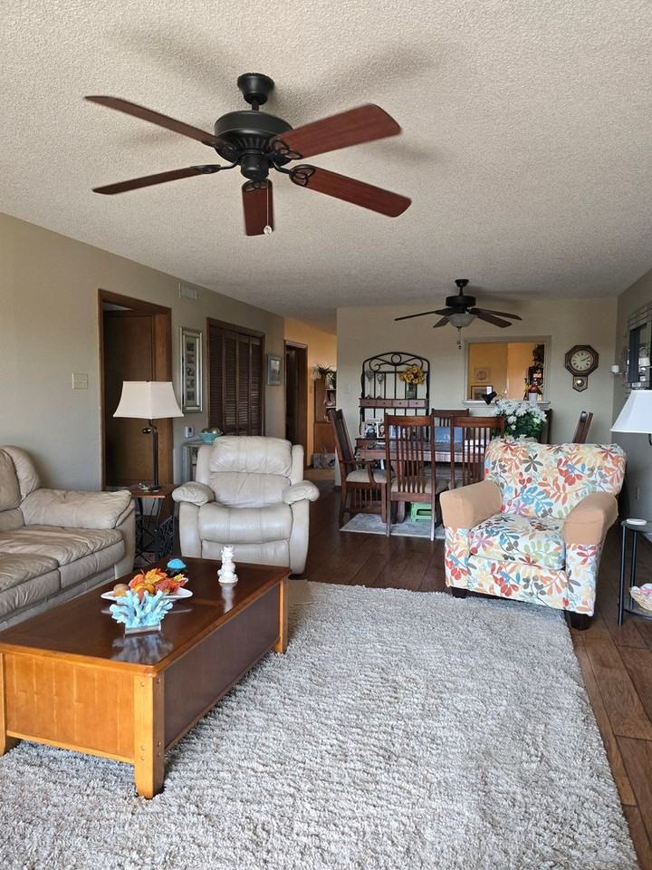 210 Carl Dr #B6 - Photo 2 of 15