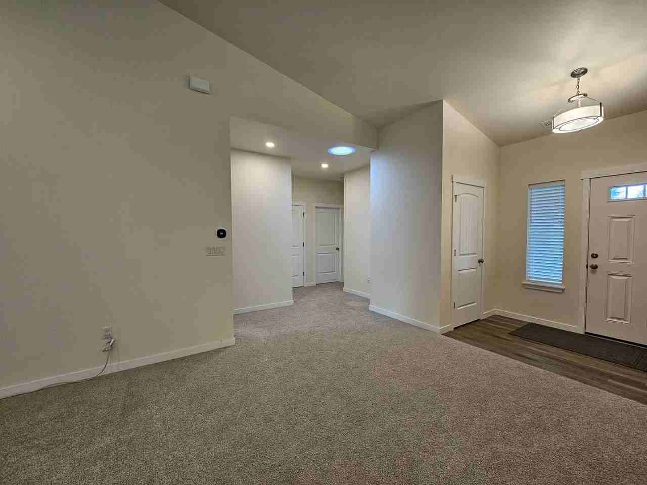 14739 Bingham Ave E - Photo 2 of 23