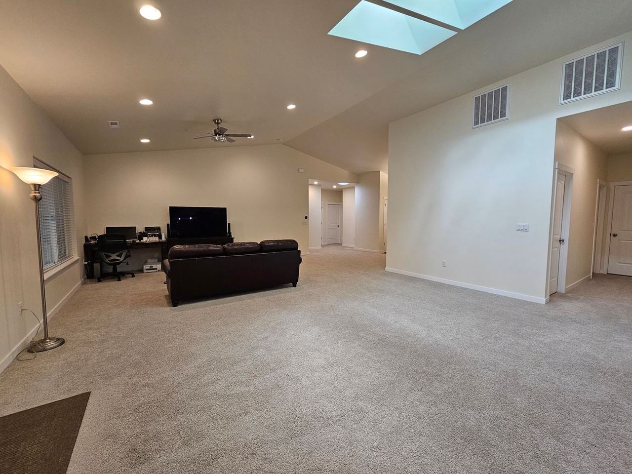 14739 Bingham Ave E - Photo 5 of 23