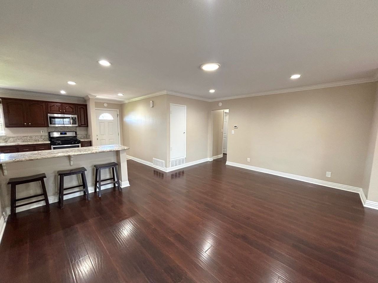 10110 Holder St - Photo 7 of 23