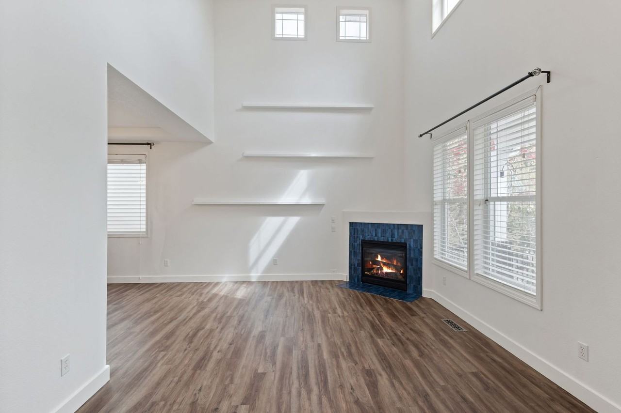 303 SFH 303 - Viewpoint - 303 #303 - Photo 4 of 38