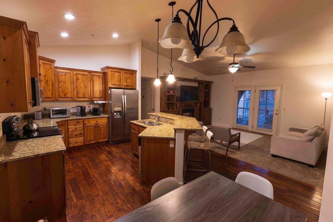 1030 N 995 W #913 - Photo 3 of 22
