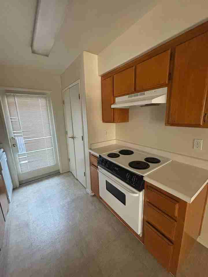 4115 Ardmore Ave - Photo 3 of 15