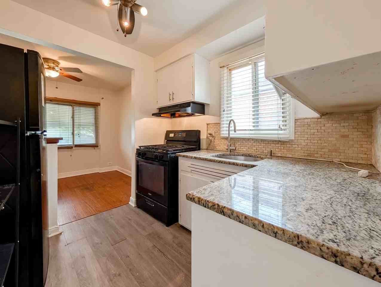 631 Balmoral Ave - Photo 7 of 11