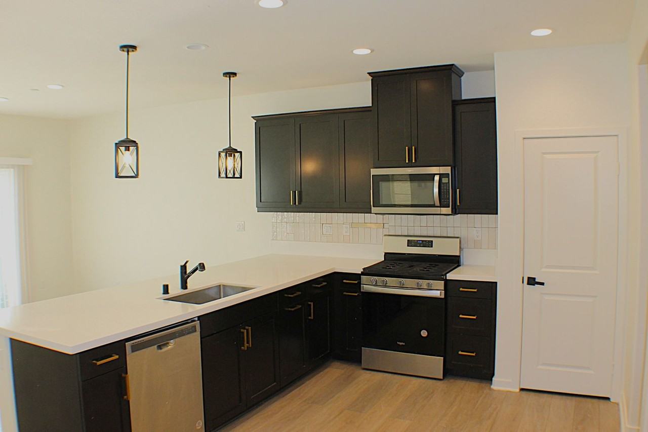 12709 Ironstone Way - Photo 4 of 30