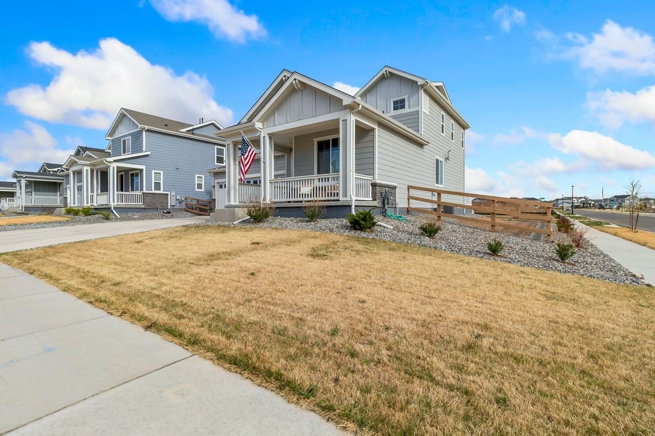 902 Hummocky Way - Photo 3 of 28