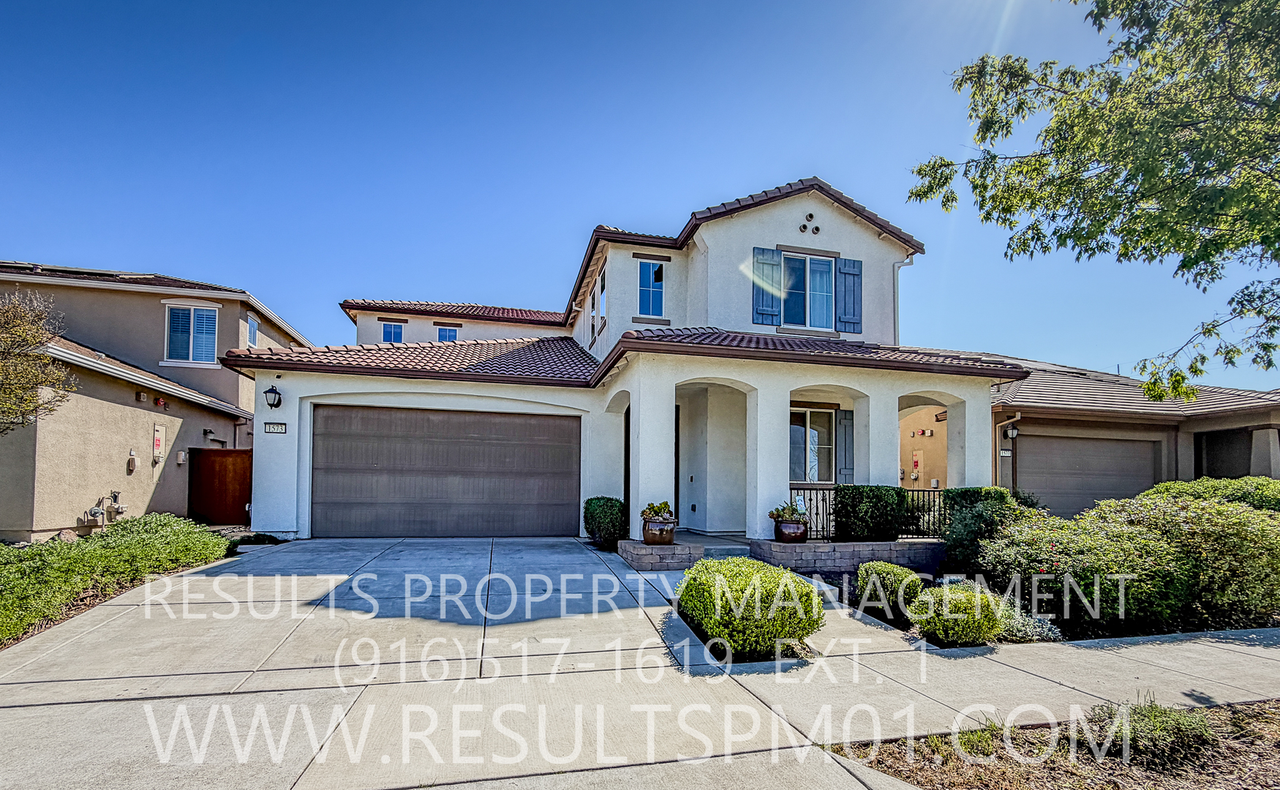 1573 Osborn Dr - Photo 2 of 35