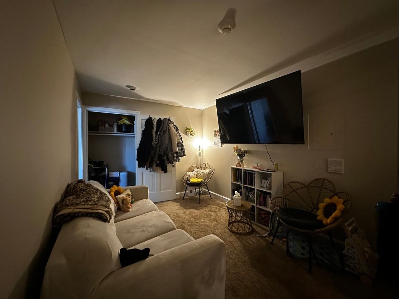 79 W Market St #G - Photo 7 of 9