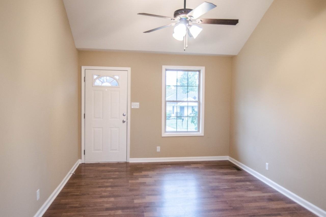 134 Monarch Ln - Photo 2 of 11