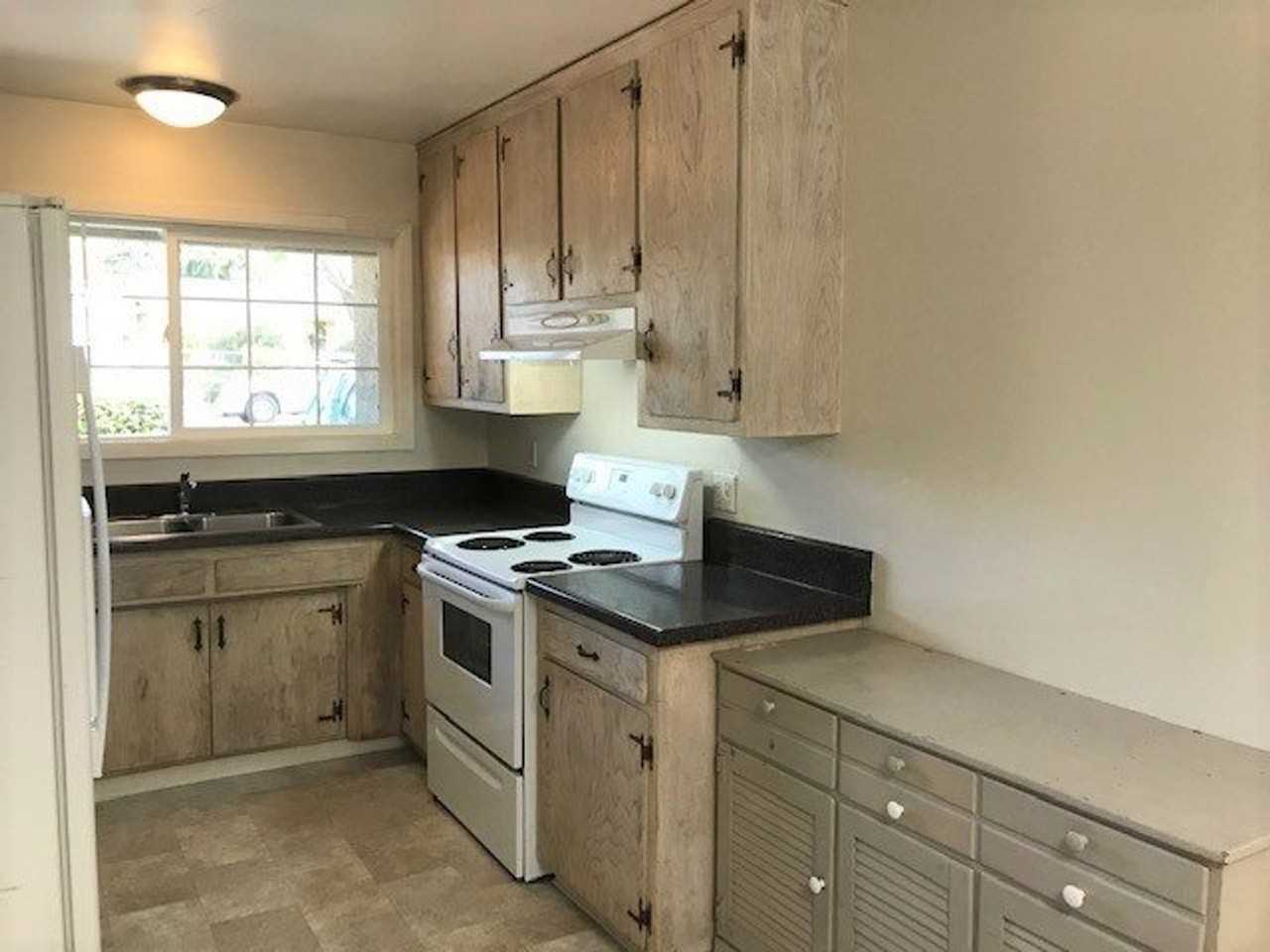 541 Highland Dr - Photo 5 of 19