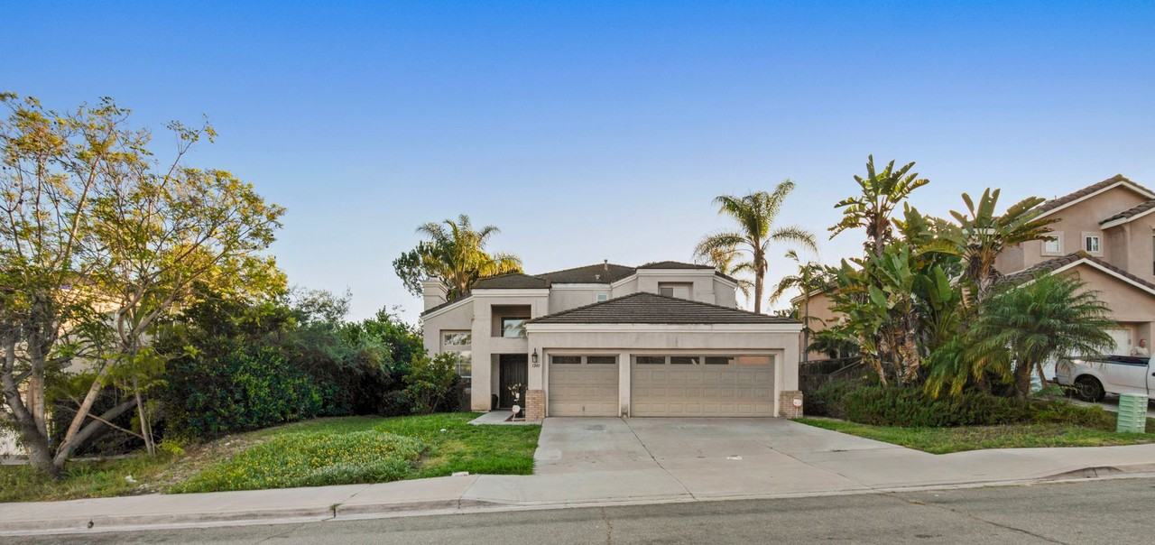 1240 Silverado Dr - Photo 2 of 26