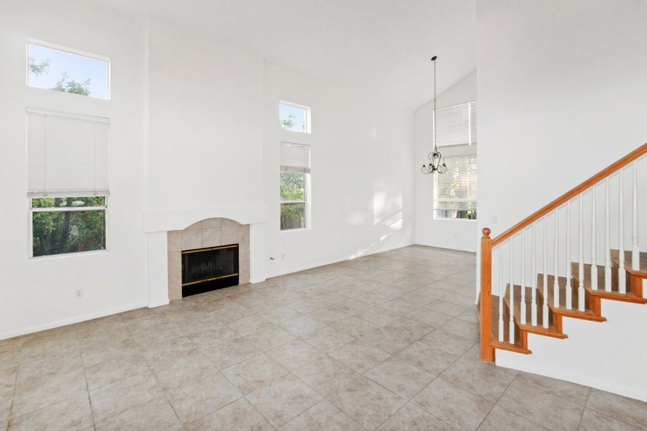 1240 Silverado Dr - Photo 6 of 26