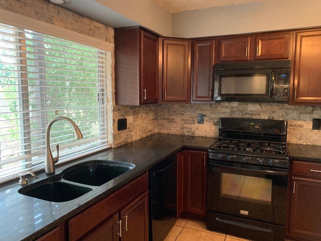 201 Starbright Dr - Photo 3 of 21