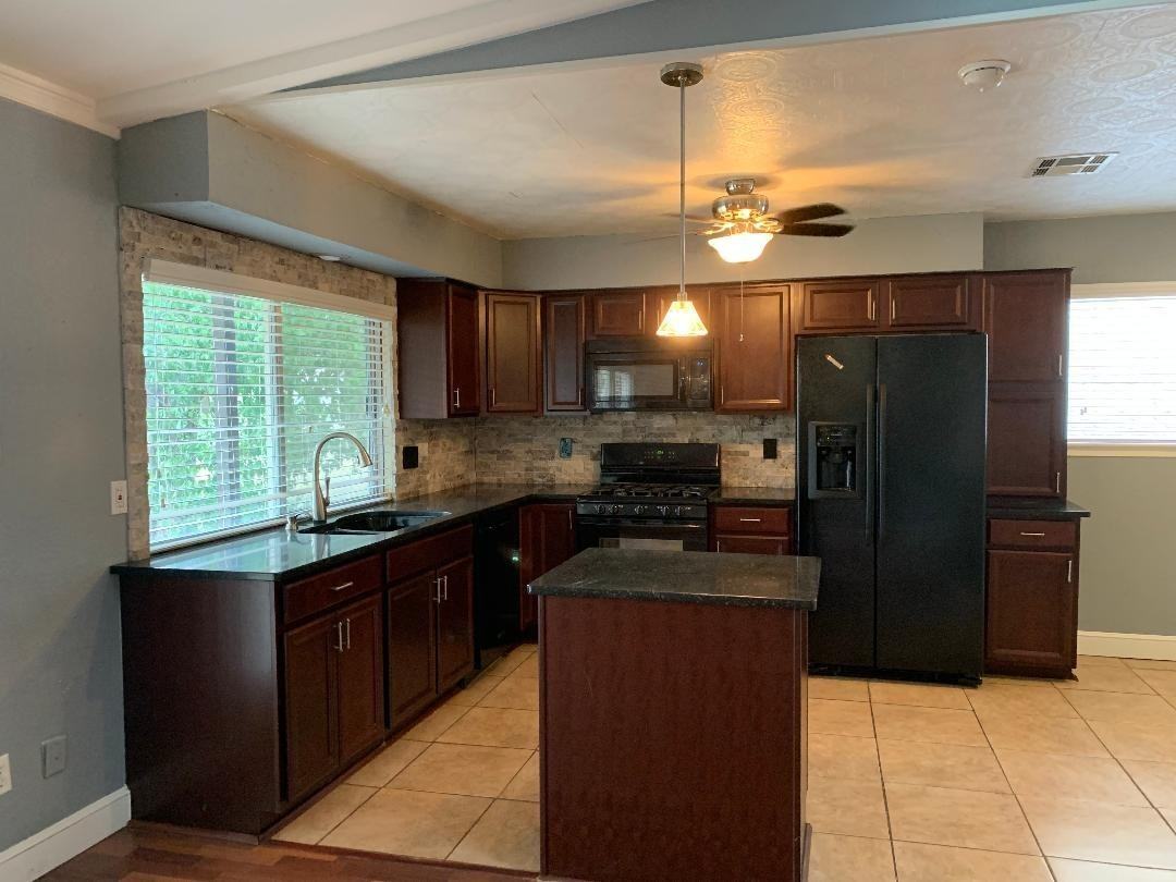 201 Starbright Dr - Photo 4 of 21