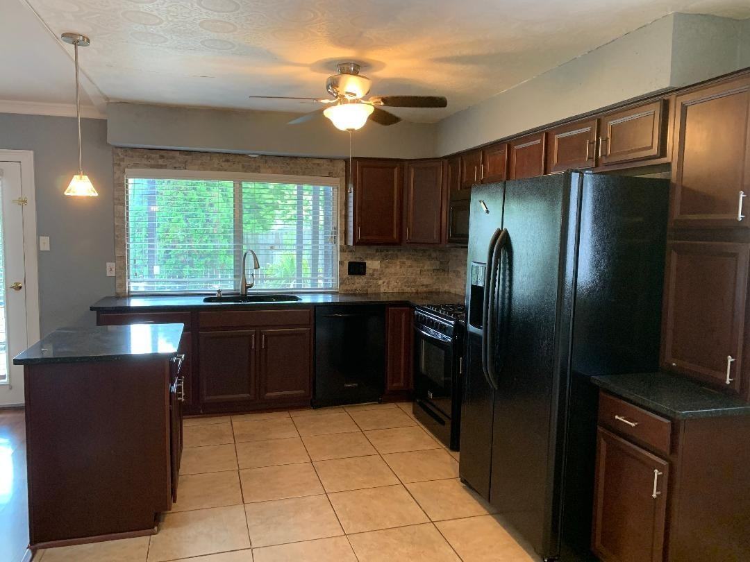 201 Starbright Dr - Photo 5 of 21