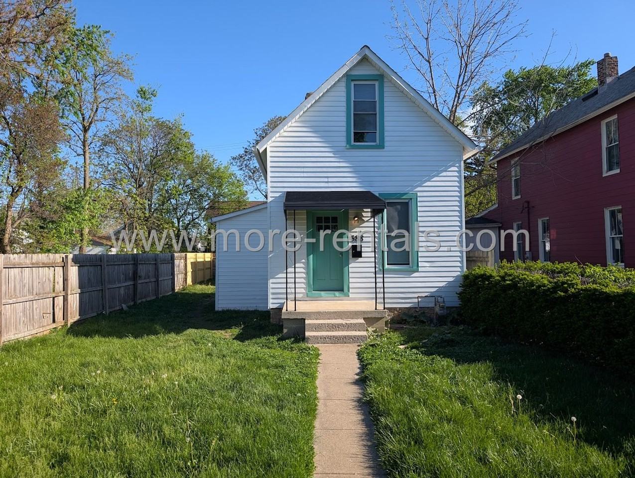 588 Stanley Ave - Photo 2 of 15