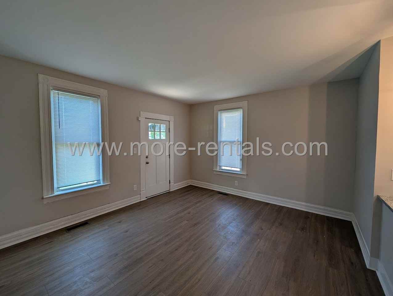 588 Stanley Ave - Photo 3 of 15