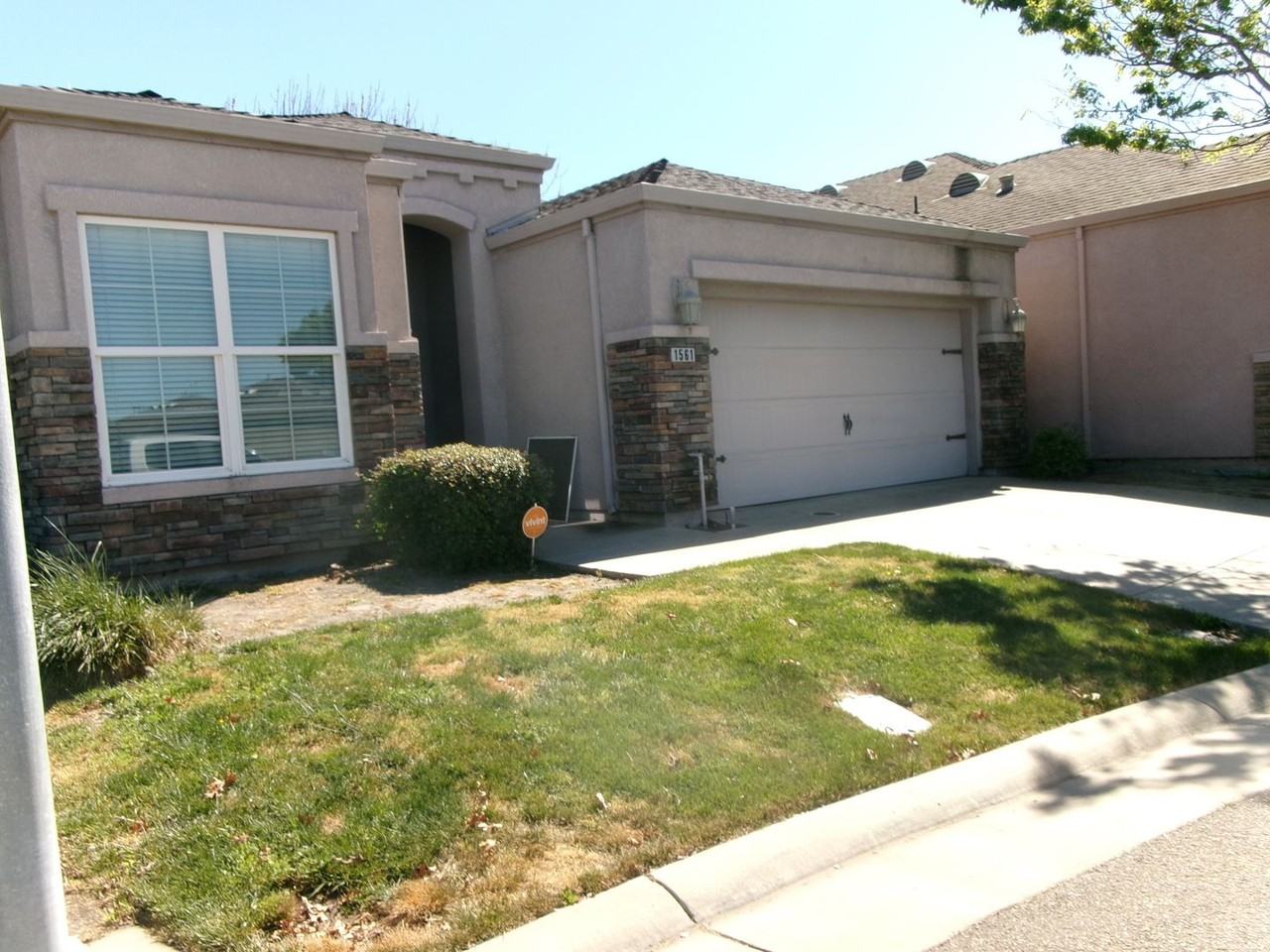 1561 Beck Cir - Photo 3 of 17