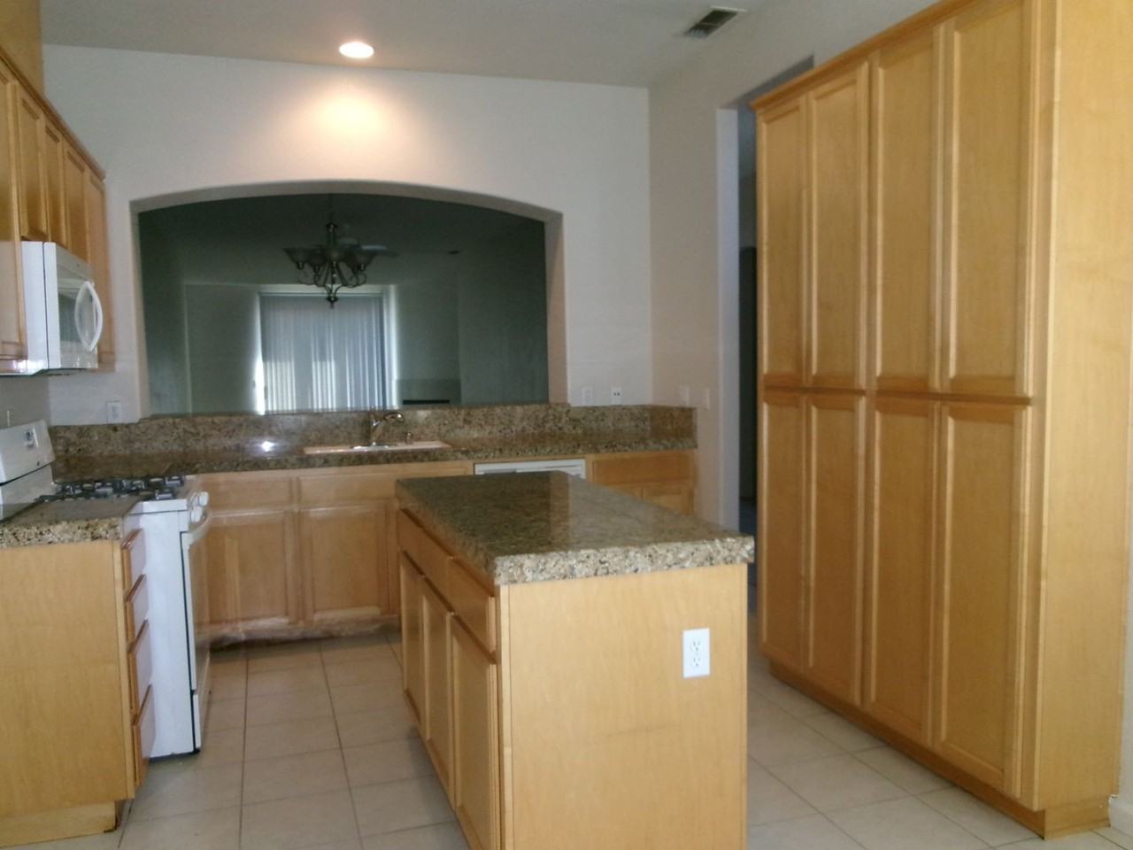 1561 Beck Cir - Photo 4 of 17