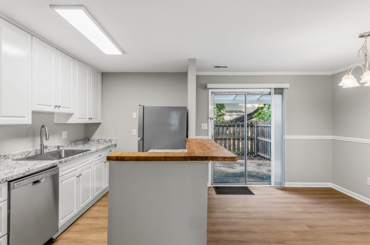 5729 Bramblegate Rd #F - Photo 6 of 25