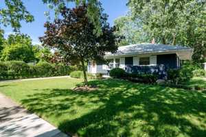 featured image of 1404 Saunders Cres