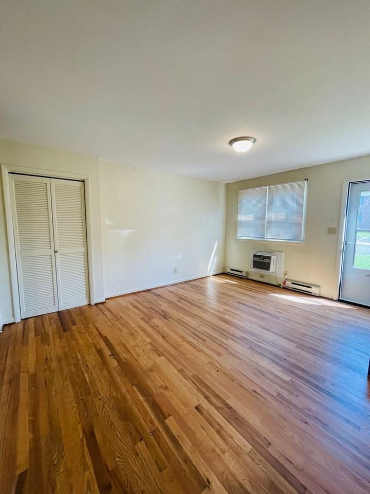 1753 Central Ave - Photo 3 of 9