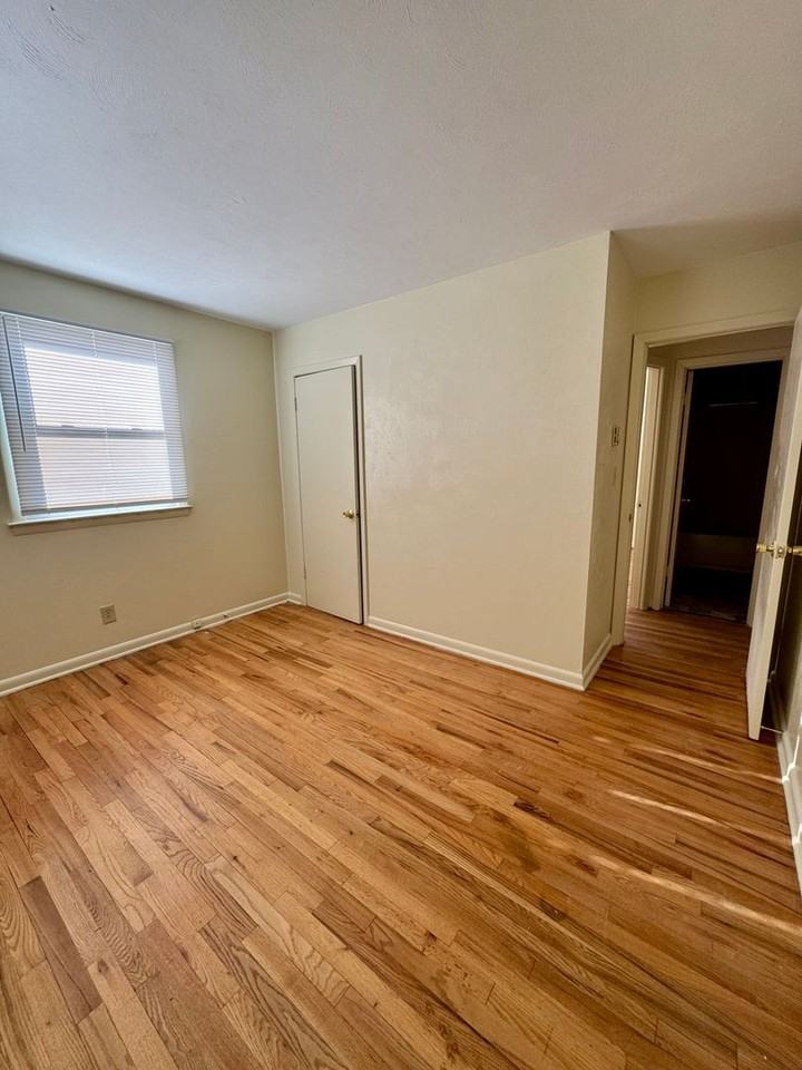 1753 Central Ave - Photo 5 of 9