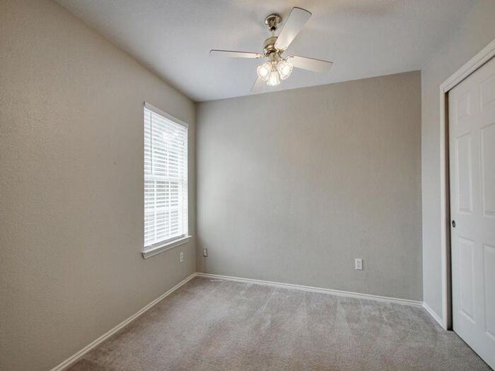 427 Territory Trl - Photo 5 of 15