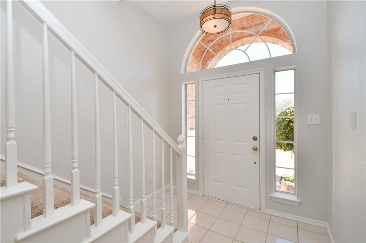 8435 Creekside Cir - Photo 3 of 27