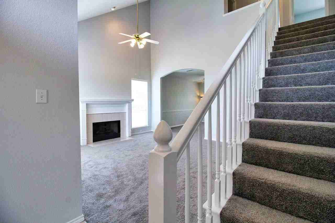 8435 Creekside Cir - Photo 4 of 27