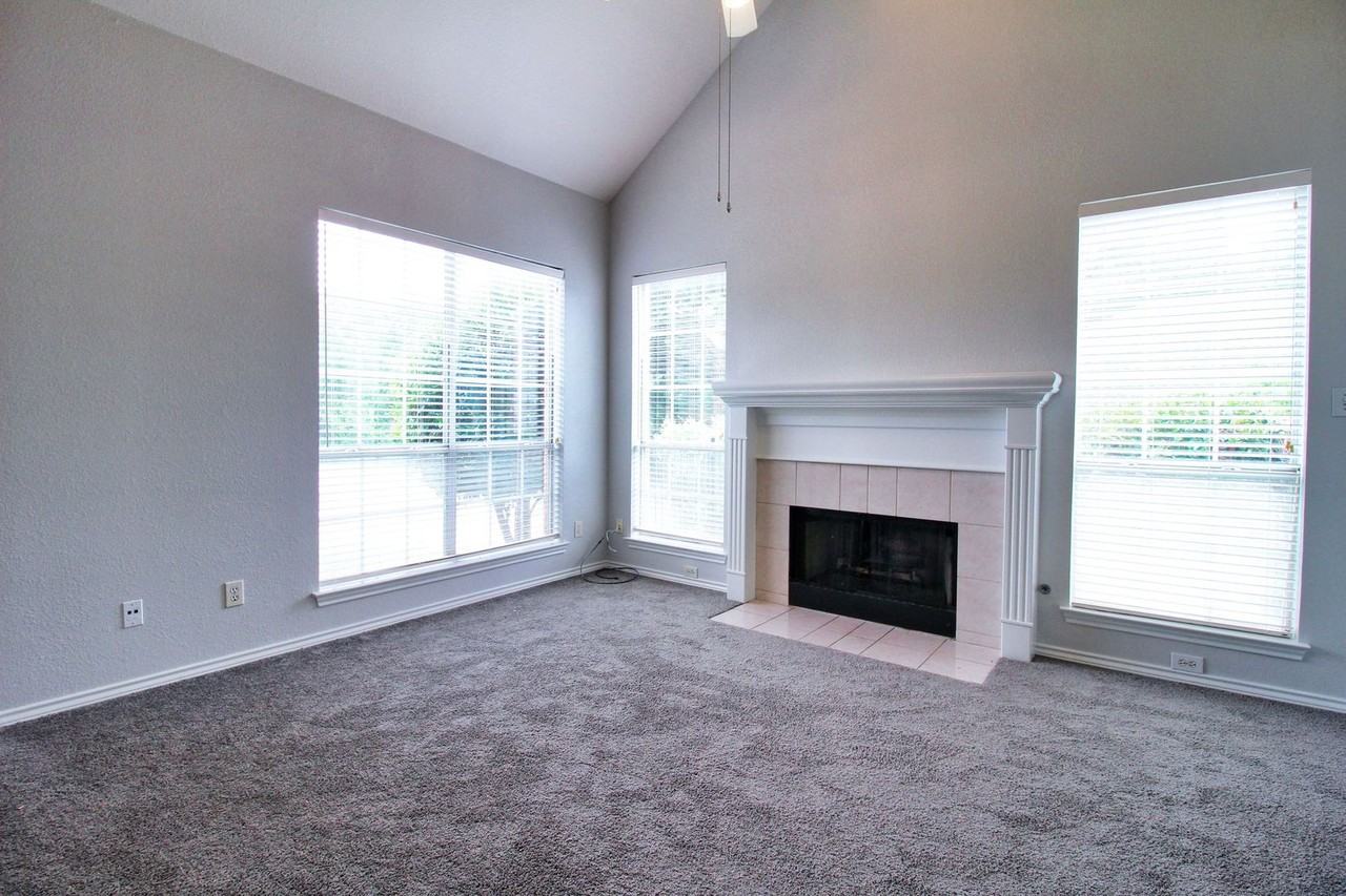 8435 Creekside Cir - Photo 5 of 27