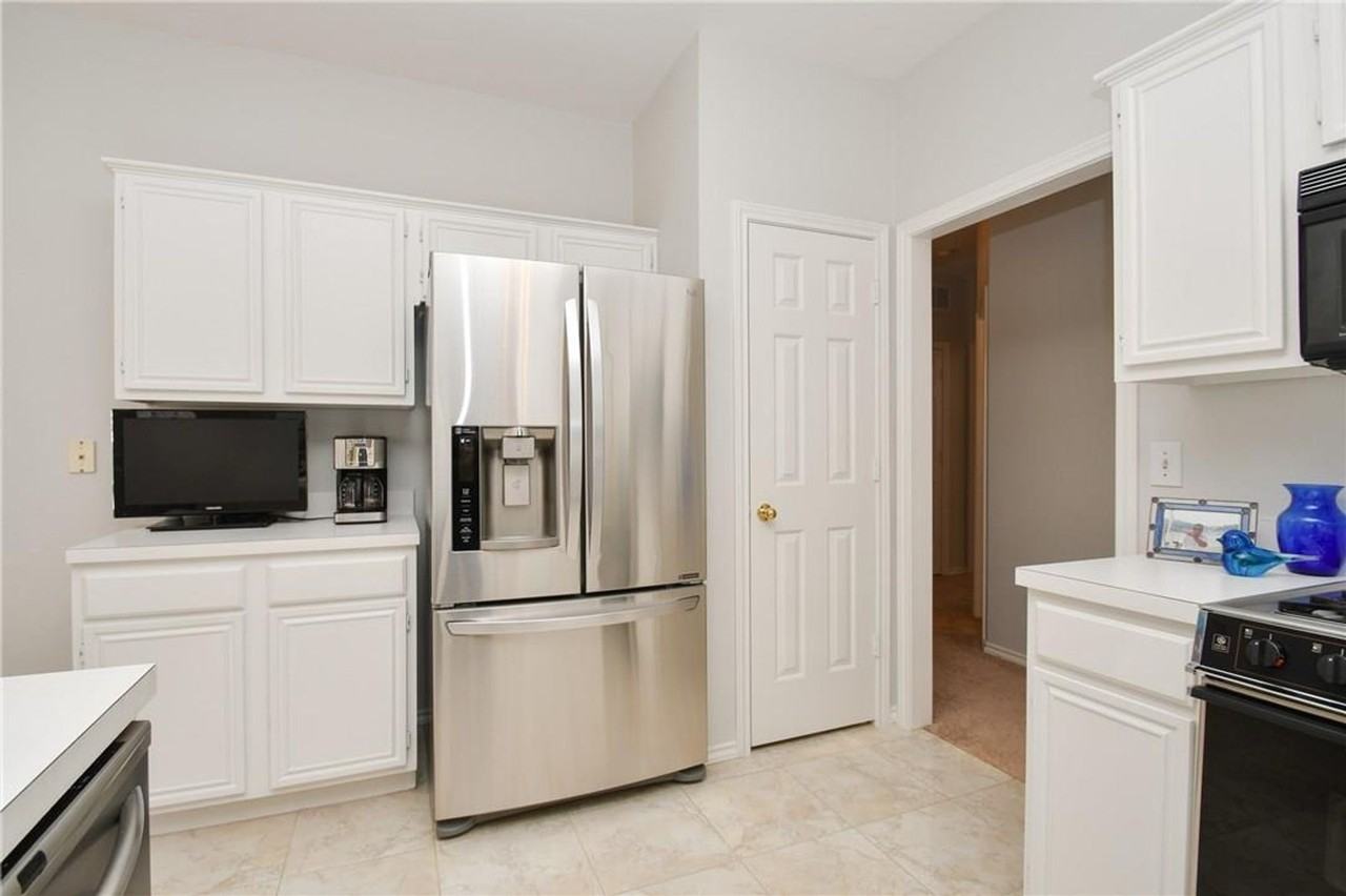 8435 Creekside Cir - Photo 7 of 27