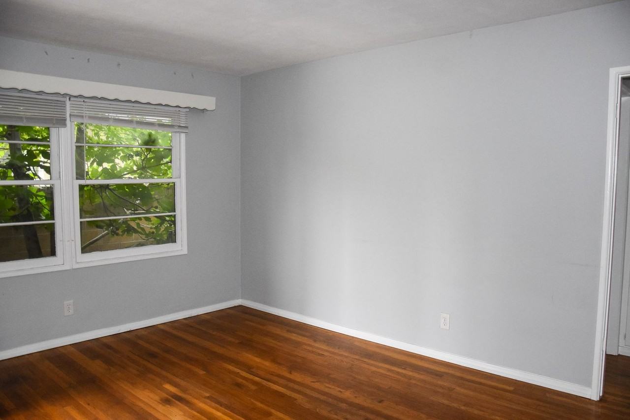 404 E Everett Pl - Photo 3 of 46