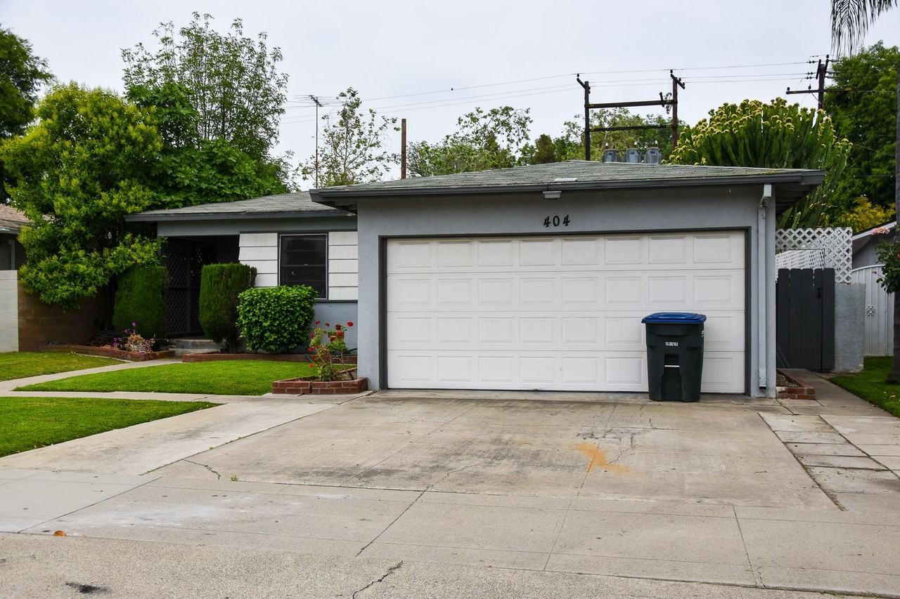 404 E Everett Pl - Photo 5 of 46