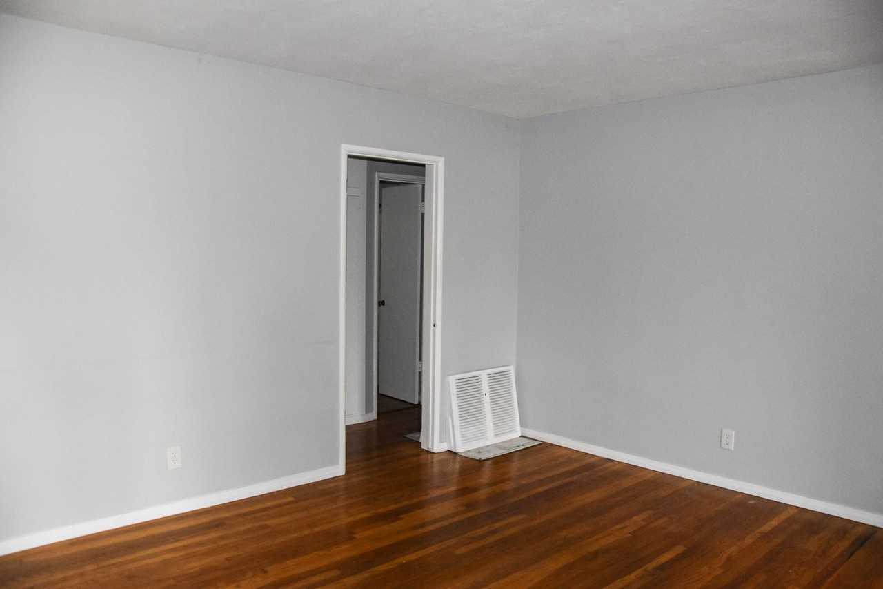 404 E Everett Pl - Photo 6 of 46