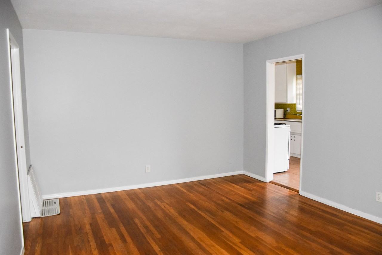 404 E Everett Pl - Photo 7 of 46