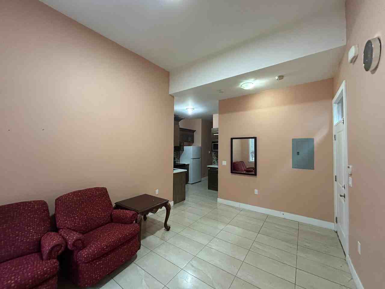 8646 156 Street - Photo 2 of 5