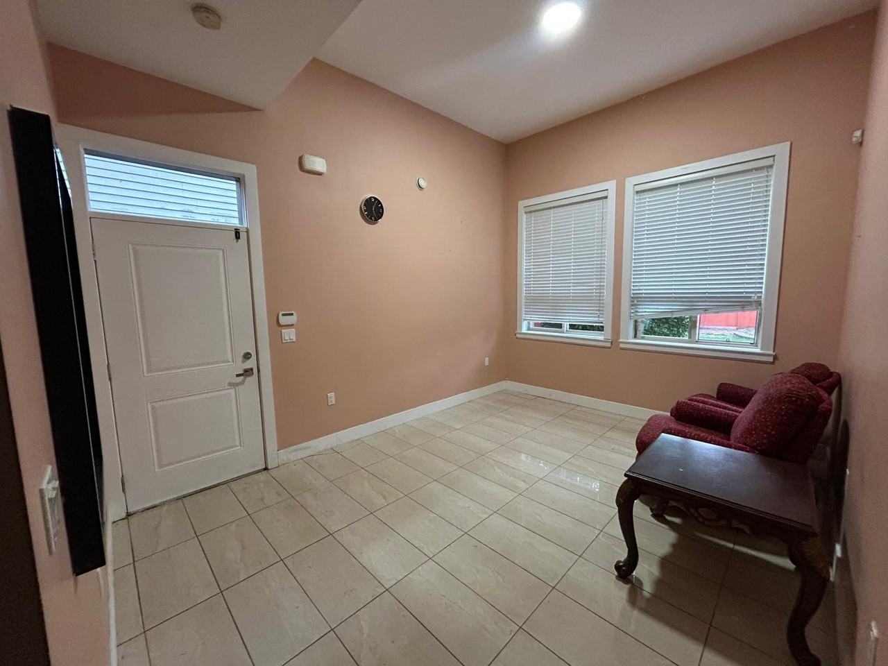 8646 156 Street - Photo 3 of 5