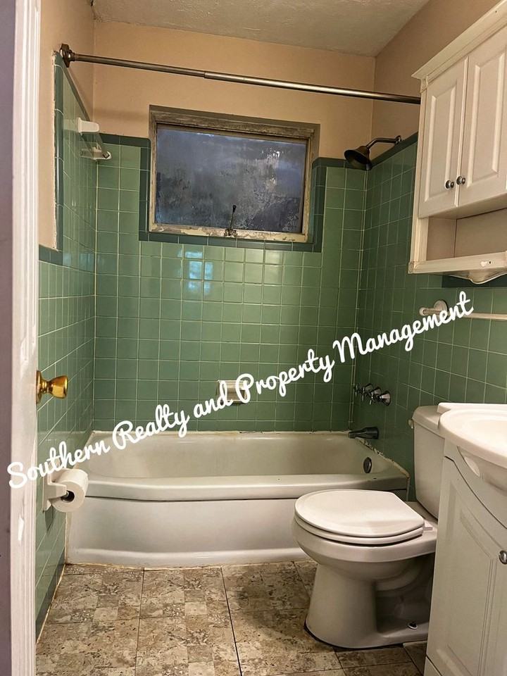 130 E Salem Dr - Photo 7 of 11