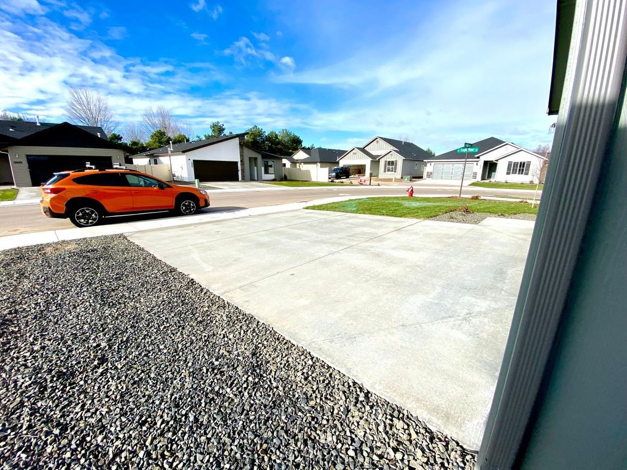 3956 N Amberwood Ave - Photo 3 of 46